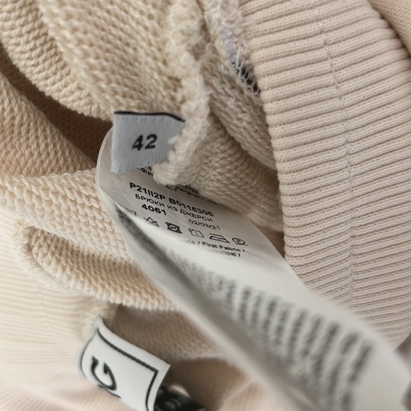 ICEBERG.     Yacht Ready.  ❤️Off the chain!  Euc    You get both see sizes - Picture 11 of 13